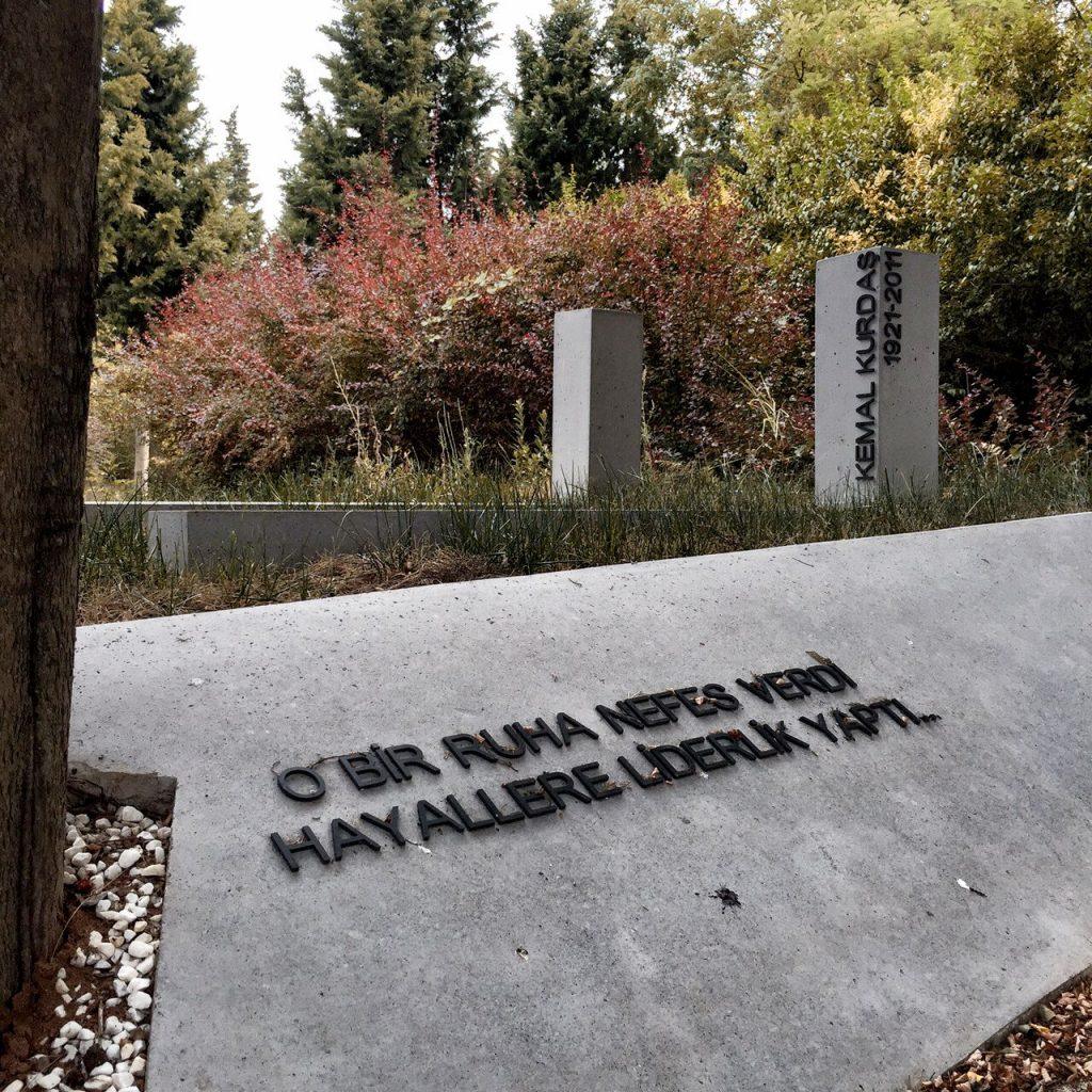 Kemal Kurdaş Anıt Mezarı